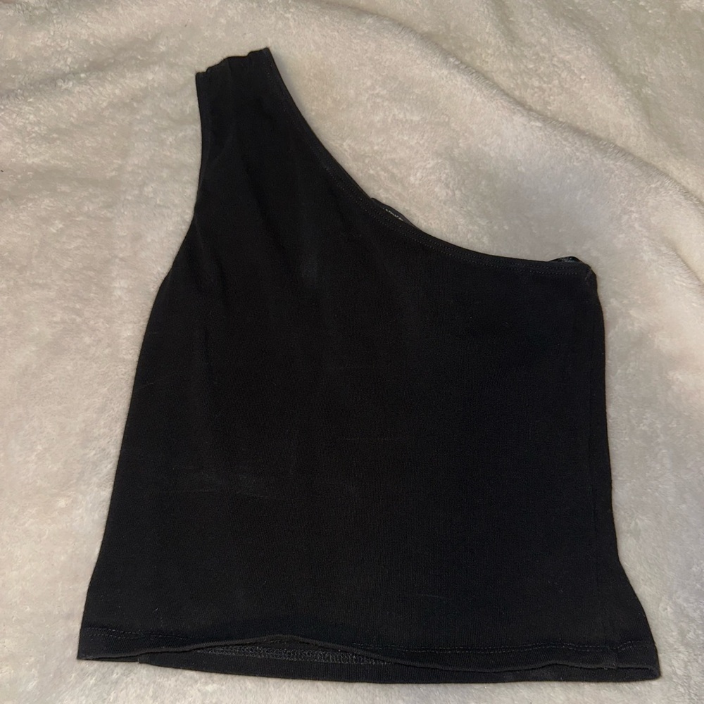 one sholder top🖤